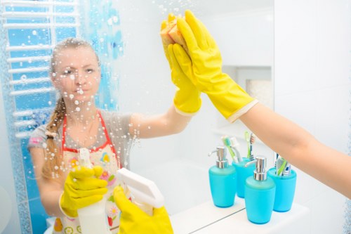 Kitchen deep cleaning during end of tenancy cleaning